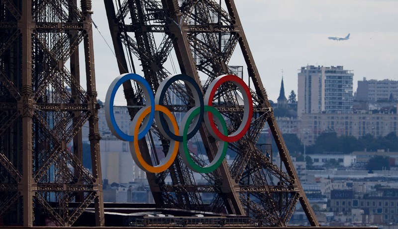 Uklonjeni olimpijski prstenovi s Eiffelovog tornja, zamijenit će ih lakši