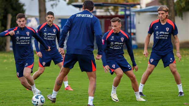 Vatreni odradili prvi trening, a podršku im je došao pružiti Dejan Lovren