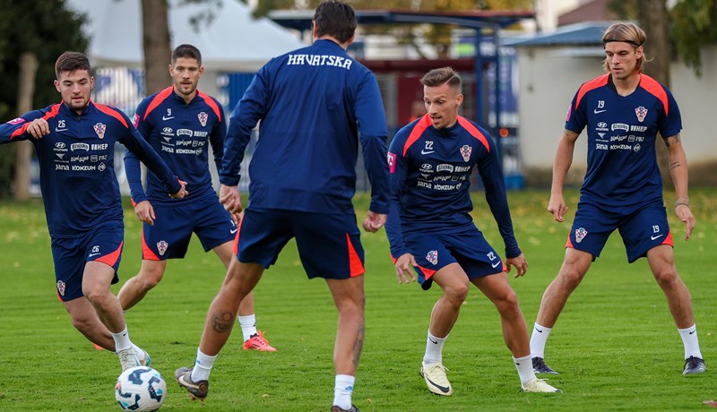 Vatreni odradili prvi trening, a podršku im je došao pružiti Dejan Lovren