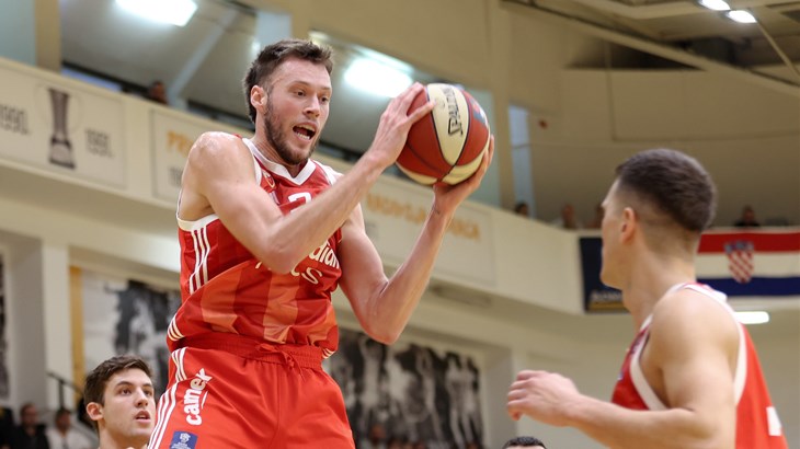 Crvena zvezda s 30 poena razlike ispratila Splićane iz beogradske Arene