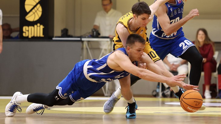 Cibona ponovno poražena, Split mirno do pobjede, Sesar isključen