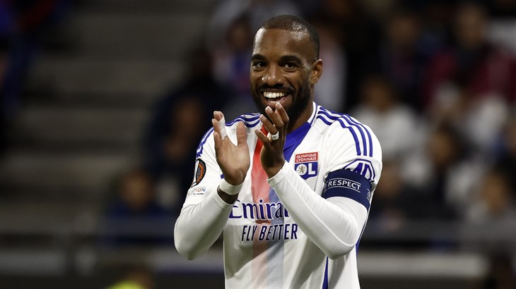 Ćaleta-Car s klupe promatrao pobjedu Lyona, društvo mu pravio još jedan mladi Hrvat