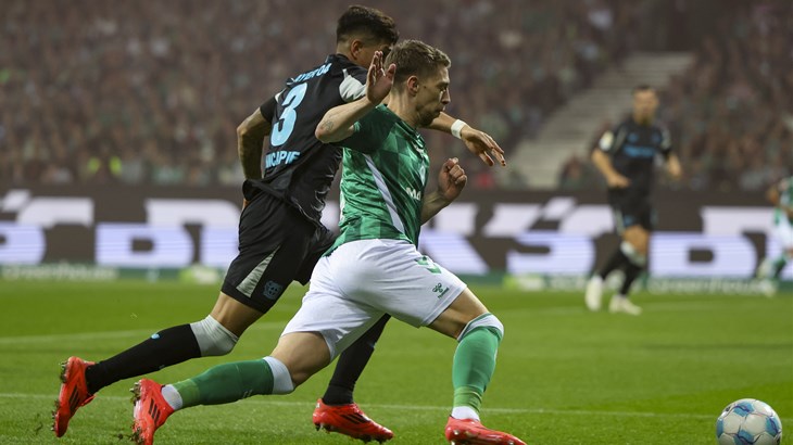 Werder zaradio sedam kartona u sudačkoj nadoknadi, ali s dva igrača manje stigao do važne pobjede!