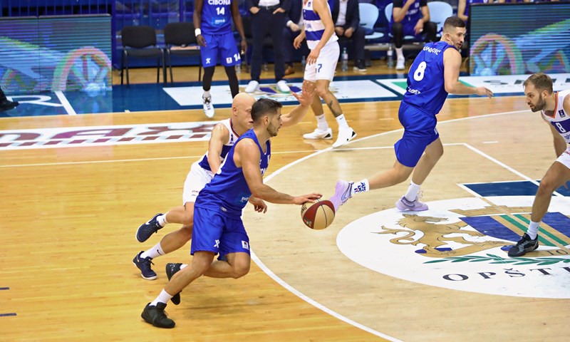 Cibona u borbi s dna ljestvice upisala poraz u gostima kod Mornara