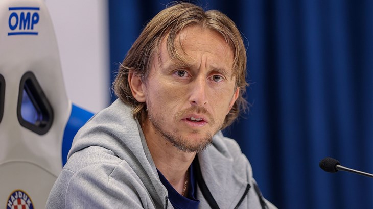 Pogledajte kako su navijači Milana priredili nezaboravan doček Modriću