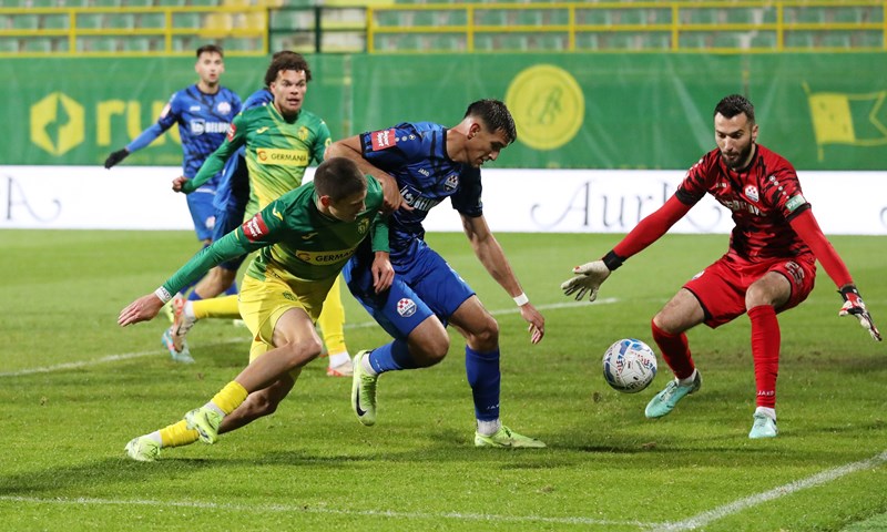 Boras se najbolje snašao u gužvi pred golom i pogodio za vodstvo Slavena