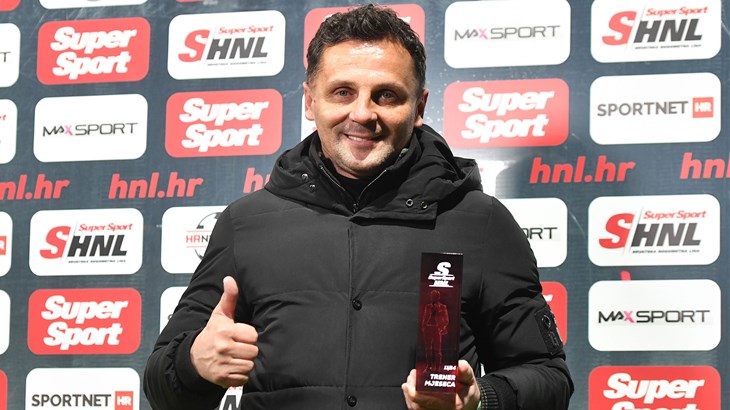 Mario Kovačević primio nagradu za najboljeg trenera SuperSport HNL-a u studenom
