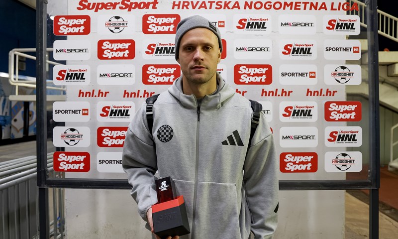 Ivan Lučić preuzeo nagradu za najbolju obranu SuperSport HNL-a u studenom