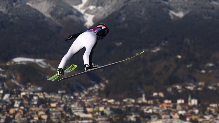 Prevara pri izradi kombinezona? FIS suspendirao norveške trenere i skakače