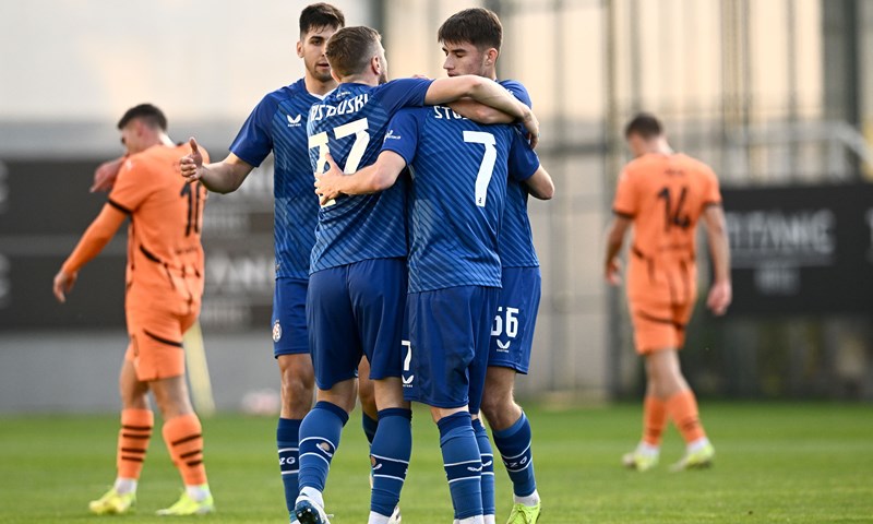 Hoxhin gol osigurao Dinamu remi protiv Šahtara