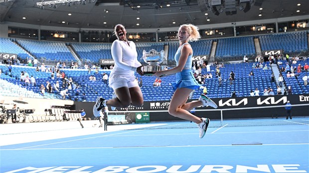 Prve nositeljice uzele titulu u konkurenciji ženskih parova na Australian Openu