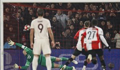 Nakon poraza protiv Dinama, Milan dovodi zvijezdu Feyenoorda i prodaje kapetana