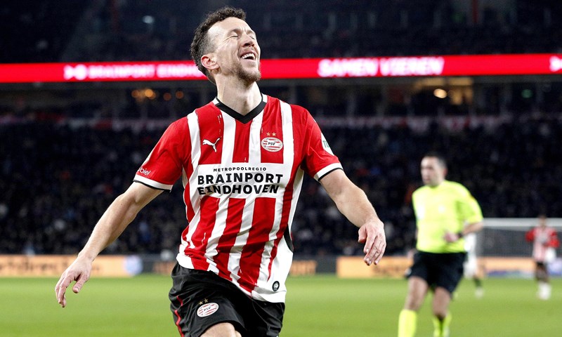 Perišić krasnim golom iz voleja izjednačio pa asistencijom donio preokret PSV-u protiv Twentea