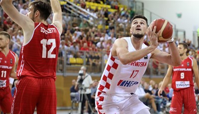 Karlo Matković prvi put startao i skoro završio na double-double učinku