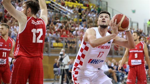 Karlo Matković prvi put startao i skoro završio na double-double učinku