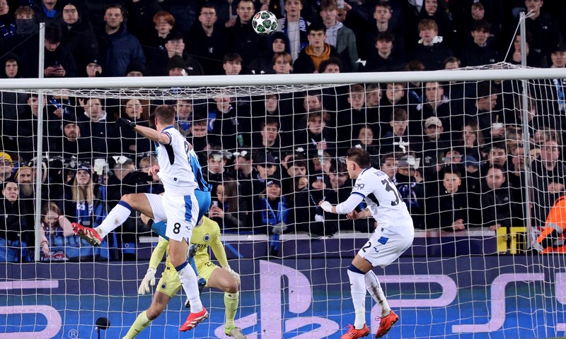 Pašalić majstorski zabio, Atalanta pala u Belgiji nakon bizarnog jedanaesterca u sudačkoj nadoknadi!