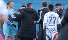 Zaiskrilo je nakon završetka derbija, svi igrači uletjeli su u teren