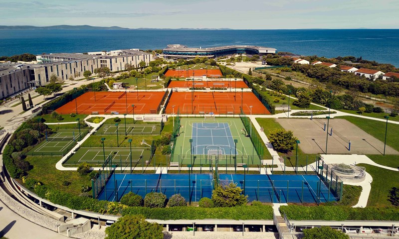 Borna Ćorić predvodi listu sudionika Challengera u Petrčanima