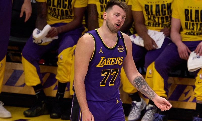 Lakersi bez Jamesa svladali Nuggetse bez Jokića, Matković s Pelicansima do nove pobjede