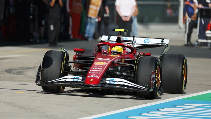 Hamilton prvi puta u karijeri pobijedio u sprintu i tako oduševio Ferrarijeve navijače