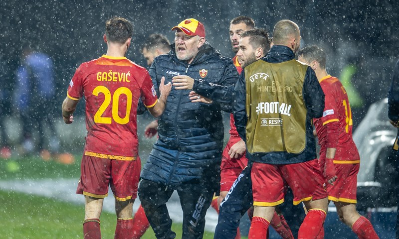 Stanišić opet nije bio na treningu, a Crnogorci bi trebali zaigrati s tri tinejdžera