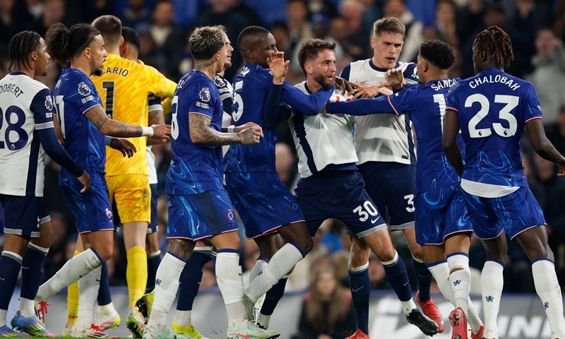 Postecoglou je na tankom ledu, a na Stamford Bridgeu zamjerio se i svojim navijačima