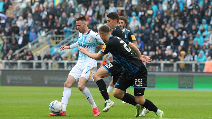 Luka Menalo u 92. minuti donio pobjedu Rijeci, Varaždinci više od pola sata s igračem više