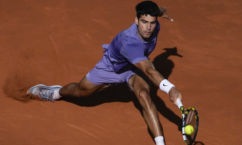 ATP Barcelona: Alcaraz do osme uzastopne pobjede, Tsitsipas predao nakon dva gema