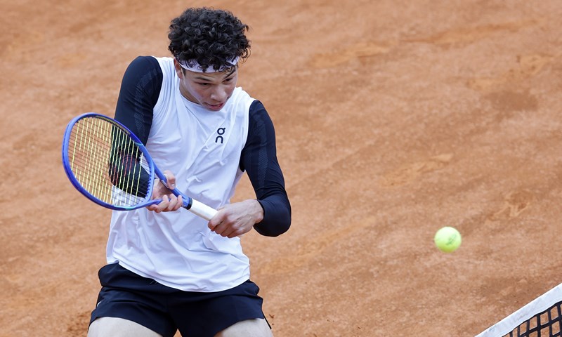 Shelton preokretom do finala, Zverev u dva seta do slavlja nad Maroszanom