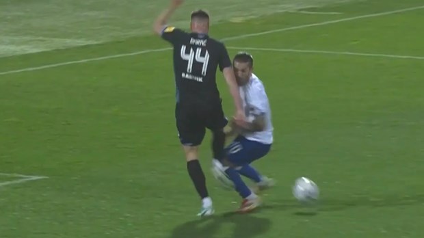 Livaja je drugi puta pao u kaznenom prostoru, a Čulina je po Skomini ispravno odmahnuo rukom