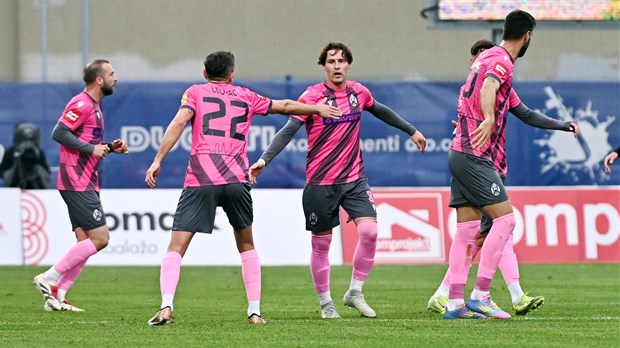 Lokosi poveli iz kaznenog udarca nakon pola sata igre