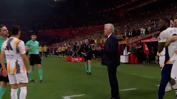 Rüdiger je bocom gađao suca, a onda je i fizički želio nasrnuti na njega