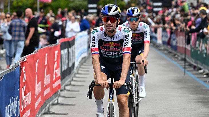 Masovni pad zaustavio šestu etapu Gira, jedan od favorita prevezen u bolnicu vozilom hitne pomoći