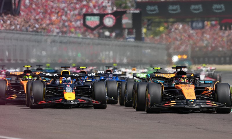 Verstappen ostao bez titule, ali odnio trofej za vozača godine