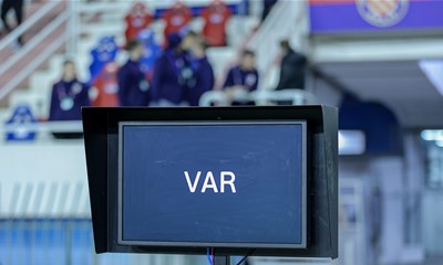 VAR suci s Old Trafforda završili na hlađenju, jedan će suditi Dinamu u Bukureštu