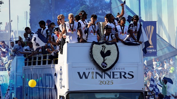 Postecoglou: 'Nema navijača Spursa kojeg sretnem da me ne želi zagrliti i dovesti kući na večeru'