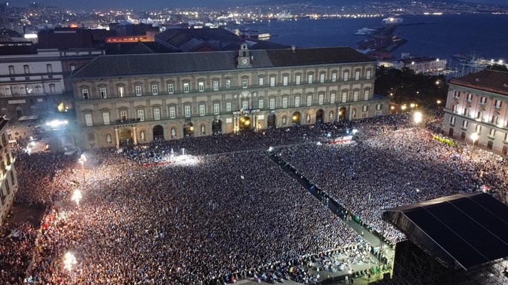 Napulj je sinoć gorio, seizmografi su kod gola McTominaya očitali mikro-potres