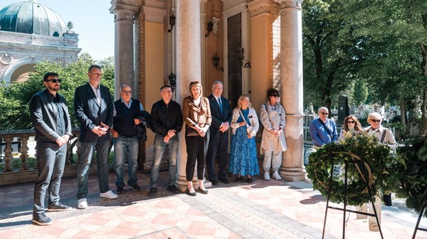 Dan sjećanja na Krešu Ćosića, postavljeni vijenci u Zagrebu i Zadru
