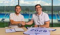 Omerović produžio: 'Nije tu bilo nikakvog premišljanja, sretan sam i zadovoljan ovdje'