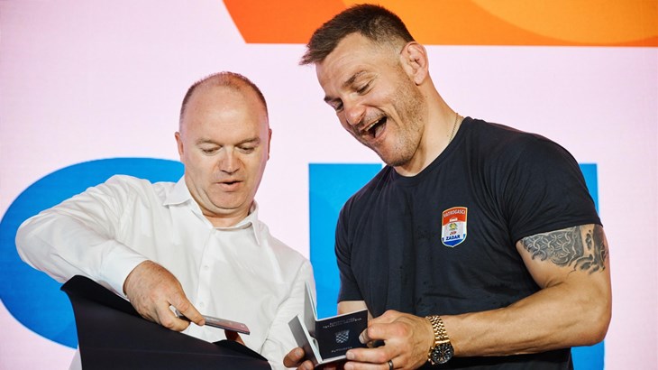 Drugog dana Sunset Sports Festivala u Zadru Stipi Miočiću uručena hrvatska putovnica