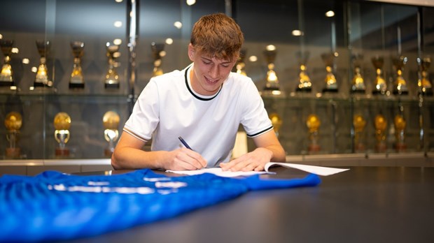 Leon Jakirović potpisao profesionalni ugovor: 'Svako dijete iz Dinamove akademije sanja ovaj dan'