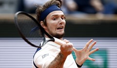 Medvjedev u epskom meču svladao Zvereva za finale u Halleu, čeka ga Bublik