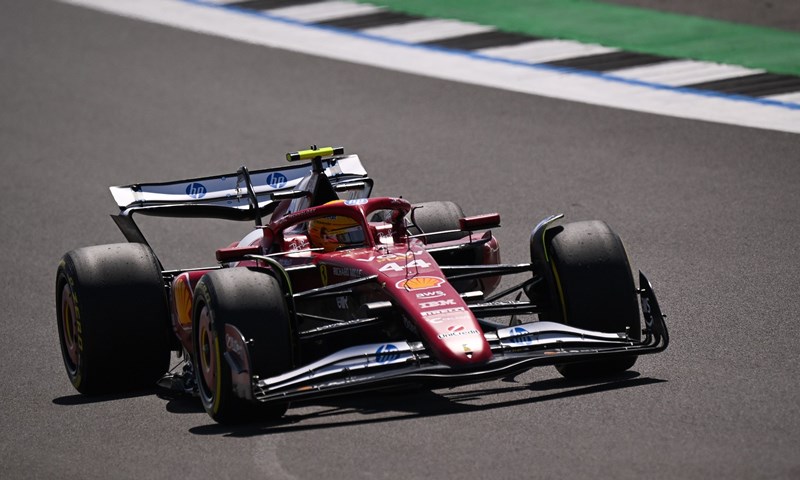 Hamilton najbrži na prvom treningu u Silverstoneu, Norris mu za petama