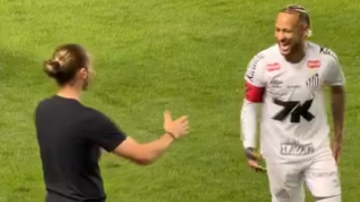 Razigrani Neymar traži atrakciju i izvan terena, pokušao je prodati 'tunel' protivničkom treneru