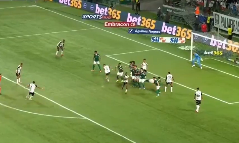 Forma je prolazna, klasa je vječna - 38-godišnji Hulk zabio dva gola, oba iz slobodnog udarca