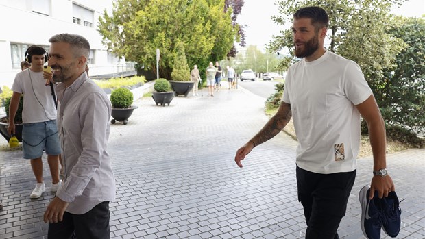 Pridružio se Luki Sučiću: Duje Ćaleta-Car stavio potpis na ugovor s Real Sociedadom