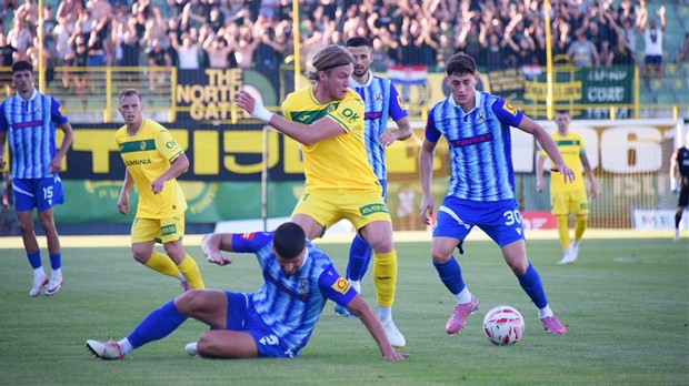 VAR promijenio odluku Lovrića, Kolingeru crveni umjesto žutog kartona