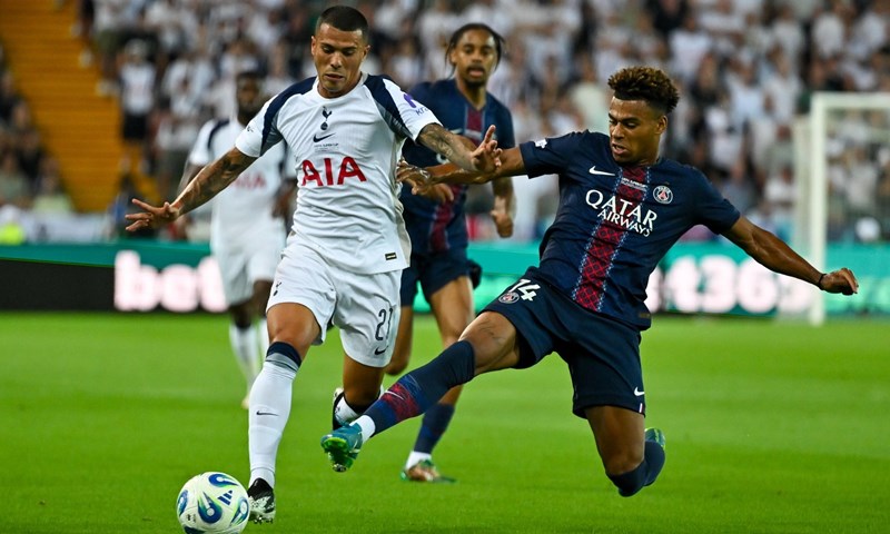 Spursi imali sve, ali Parižani se probudili i u raspucavanju došli do trofeja