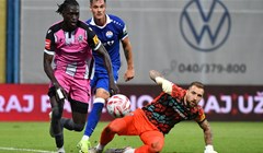 Neoprezni Božić zakašnjelim startom priskrbio si crveni karton, a Slaven Belupu igrača manje