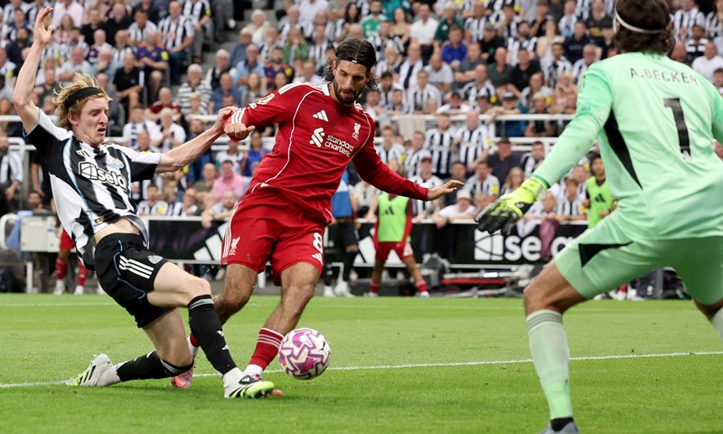 Newcastle s desetoricom nadoknadio dva gola zaostatka, Liverpool u desetoj minuti nadoknade do pobjede!